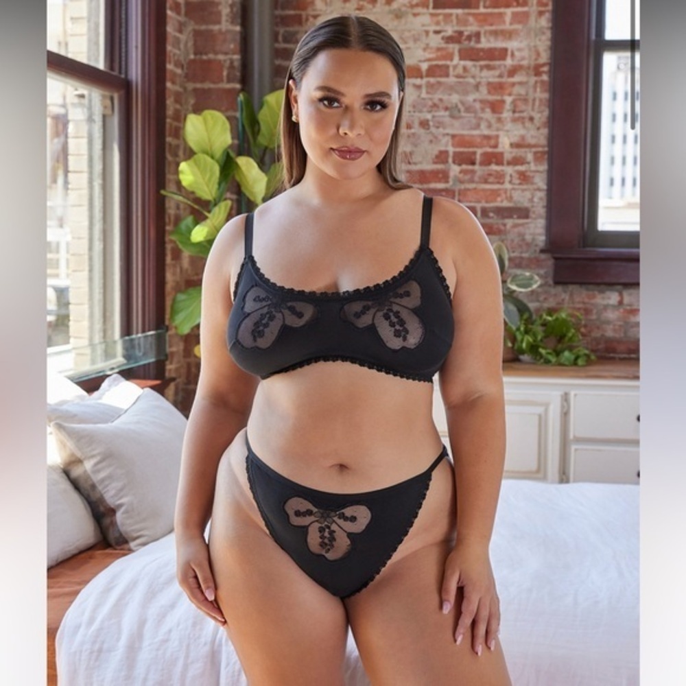 Savage x Fenty A Peek Behind The Lace String Bikini